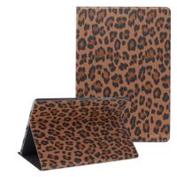 Selencia Sabi Klapphülle mit Leopardenmuster Samsung Galaxy Tab A11 Plus - Mocha Brown