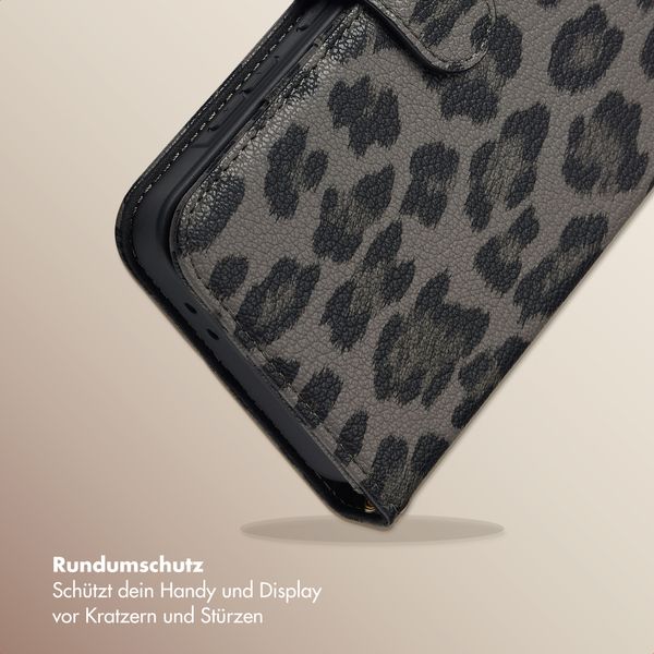 Selencia Sabi Klapphülle mit Leopardenmuster Samsung Galaxy A36 / A56 - Midnight Black