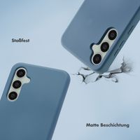 Selencia Back Cover mit Luxuriöser Handschlaufe Samsung Galaxy S23 FE - Blau