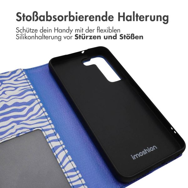 imoshion ﻿Design Klapphülle für das Samsung Galaxy S22 - White Blue Stripes