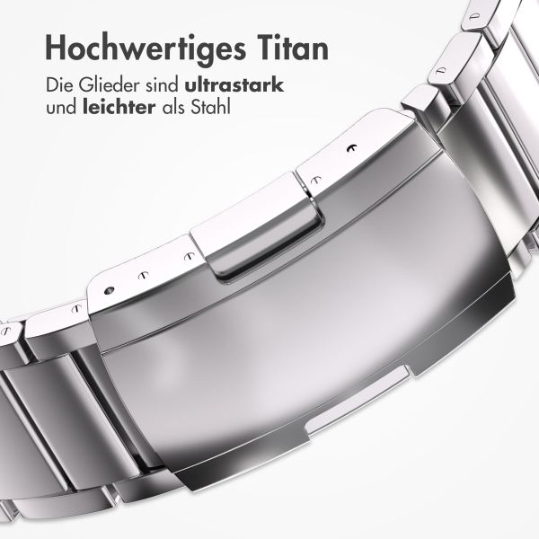 Accezz Glänzendes Titanstahlarmband für die Apple Watch Series 1 bis 10 / SE / Ultra (2) (44/45/46/49 mm) - Silber