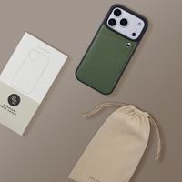 Selencia Riva Back Cover mit Kartenfach Apple iPhone 17 Pro - Sage Green