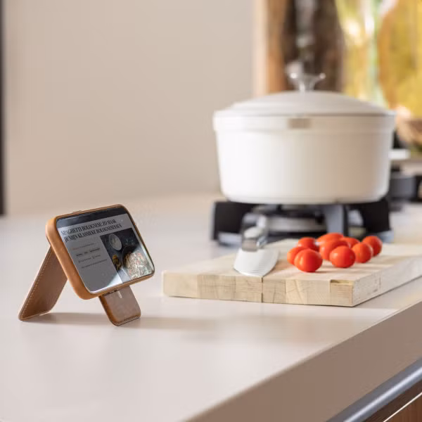 Accezz Vintage Leder MagSafe Kartenhalter mit Ständer - Tobacco Cognac