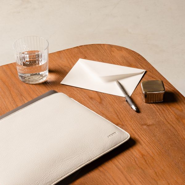 Accezz Leather Laptop Hülle Apple MacBook 13 Zoll - Laptop Sleeve - Beige