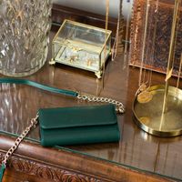 Selencia Eny Clutch Klapphülle mit herausnehmbarem Backcover iPhone 8 / 7 / 6(s)