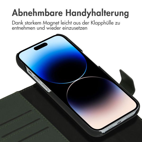 Accezz Premium Leather 2 in 1 Klapphülle für das iPhone 14 Pro - Grün