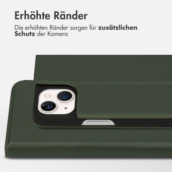 Accezz Premium Leather Slim Klapphülle für das Apple iPhone 13 - Grün