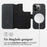 Accezz 2-in-1 Klapphülle aus Leder mit MagSafe für das iPhone 15 Pro - Onyx Black