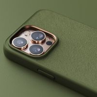 Njorð Collections Wildleder Comfort+ Case für das iPhone 14 Pro - Olive