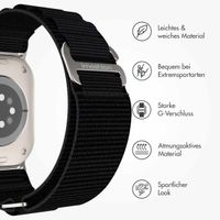 imoshion Nylon Alpine Armband für das  Apple Watch Series 1 t/m 9 / SE (38/40/41 mm) | Series 10 / 11 (42 mm) - Schwarz