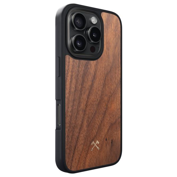 Woodcessories Bumper Case MagSafe für das iPhone 16 Pro - Walnut