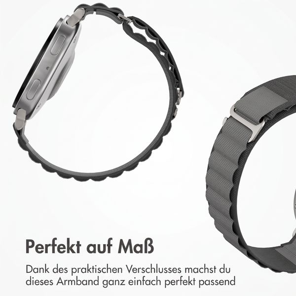 Accezz Nylon Alpine Armband für Samsung Galaxy Watch 9 (40/44mm) / Watch 8 (40/44mm) / Classic (46mm) - Dark Grey