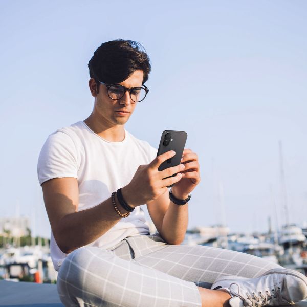 Spigen GLAStR EZ Fit Optik Pro Kameraschutz 2er-Pack für Apple iPhone 16 / 16 Plus - Schwarz