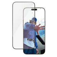 PanzerGlass Ultra-Wide Fit Antibakterieller Displayschutz für das iPhone 16 Pro Max