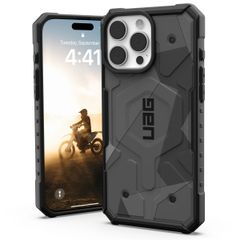 UAG Pathfinder Case für das Apple iPhone 16 Pro Max - Geo Camo