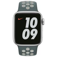 Apple Nike Sport Armband für das  Apple Watch Series 1 t/m 9 / SE (38/40/41 mm) | Series 10 / 11 (42 mm) - Hasta/Light Silver