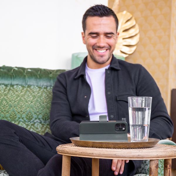 Accezz Premium Leather 2 in 1 Wallet Bookcase Samsung Galaxy A54 (5G) - Grün