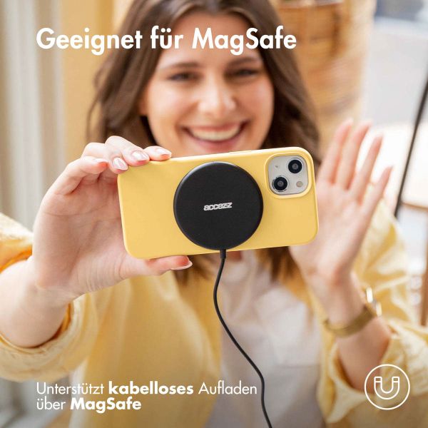Accezz Liquid Silikoncase mit MagSafe für das Apple iPhone 14 Pro Max - Gelb