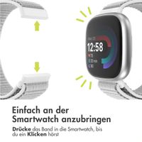 imoshion Nylonarmband für das  Fitbit Versa 4/ 3 / Sense (2) - Grau