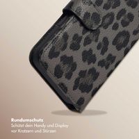 Selencia Sabi Klapphülle mit Leopardenmuster Apple iPhone 16e - Midnight Black