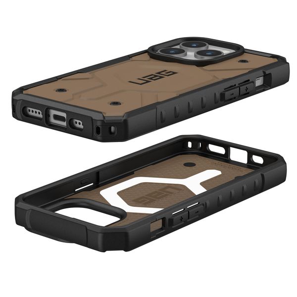 UAG Pathfinder Case MagSafe für das iPhone 15 Pro - Dark Earth