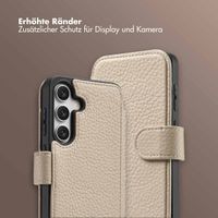 Selencia Riva Bookcase mit MagSafe und Handgelenkband Samsung Galaxy S24 / S25 - Beige