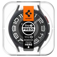 Spigen EZ FIT Glas.tR Displayschutzfolie mit Applikator für die Samsung Galaxy Watch 6 Classic - 43 mm - Transparent