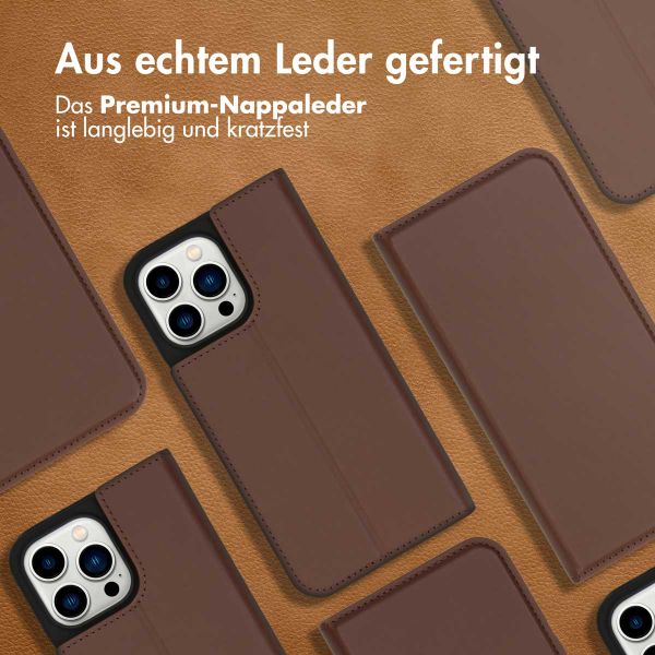 Accezz Premium Leather Slim Klapphülle Apple iPhone 14 Pro Max - Braun