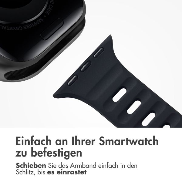 imoshion Active Sport Silikonarmband für die Apple Watch Series 1-10 / SE / Ultra (2) (44/45/46/49 mm) - Schwarz