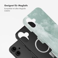 Selencia Vivid Tough Back Cover MagSafe für das iPhone 16 - Marble Grayed Jade