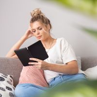 imoshion Slim Soft Case Klapphülle Pocketbook InkPad Color 3 / InkPad 4 - Schwarz