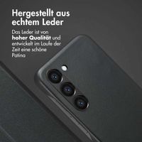 Accezz 2-in-1 Klapphülle aus Leder mit MagSafe für das Samsung Galaxy S23 - Onyx Black