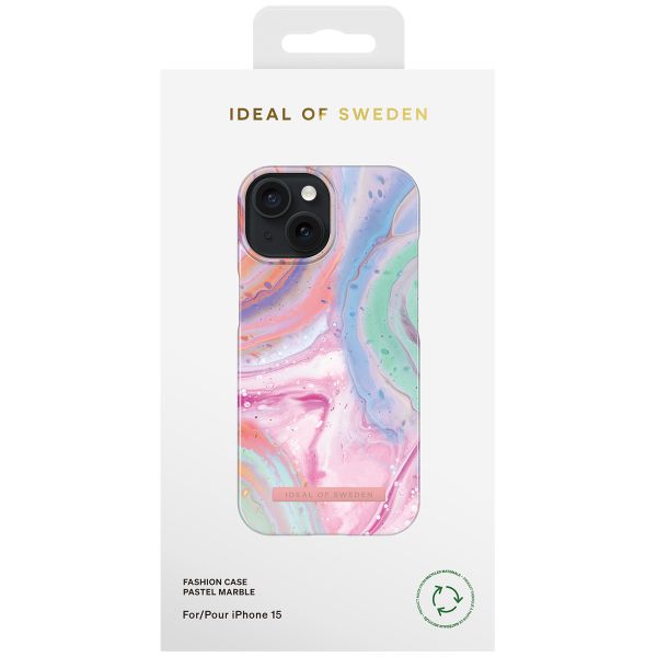 iDeal of Sweden Fashion Back Case für das iPhone 15 - Pastel Marble