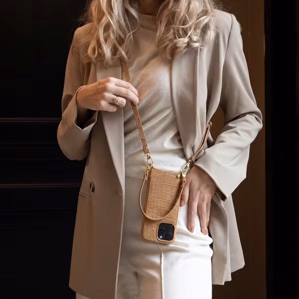 Selencia Nova Croco HandyHülle mit Kordel und Kartenhalter Samsung Galaxy A56 - Toasted Almond