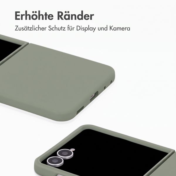 Accezz Liquid Silikoncase mit MagSafe Samsung Galaxy Z Flip 8 - Cooper Green