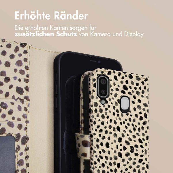 imoshion Design Klapphülle für das Samsung Galaxy A20e - Black And White Dots