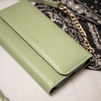 Selencia Clutch Klapphülle mit herausnehmbarem Backcover für das Apple iPhone 11