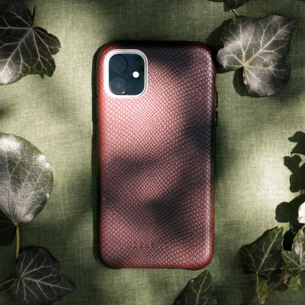 Selencia Gaia Backcover in Schlangenoptik für das Samsung Galaxy S10