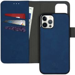 imoshion Entfernbare 2-1 Luxus Klapphülle Apple iPhone 12 (Pro) - Blau