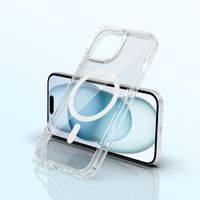 Accezz Xtreme Impact Backcover mit MagSafe Apple iPhone 15 - Transparent
