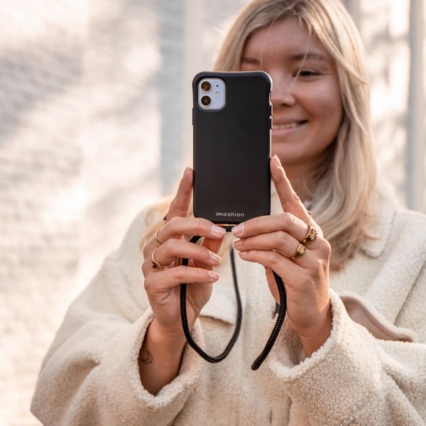 imoshion Color Backcover mit abtrennbarem Band Apple iPhone 11 - Schwarz