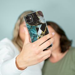 imoshion Design Hülle für das iPhone 13 - Marble - Blau