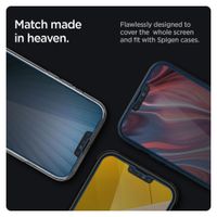 Spigen EZ Fit GLAS.tR Privacy Glass Displayschutz - 1 Pack Apple iPhone 17e / 16e / 14 / 13 / 13 Pro