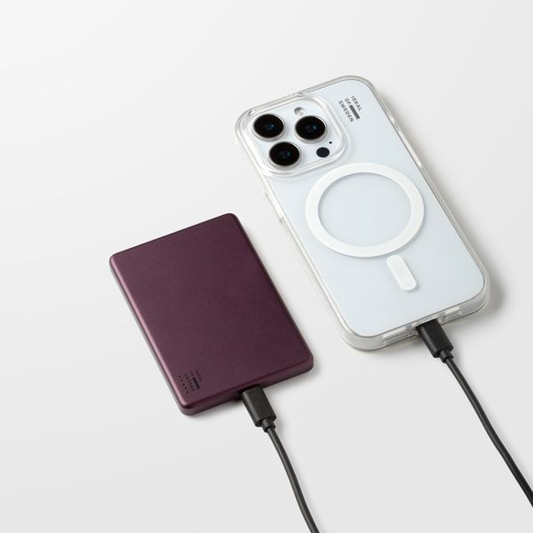 iDeal of Sweden Slim MagSafe Powerbank 5.000 mAh - Kabellose Powerbank - Cherry Lacquer