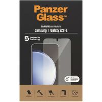 PanzerGlass Ultra-Wide Fit Antibakterieller Displayschutz mit Applikator Samsung Galaxy S23 FE