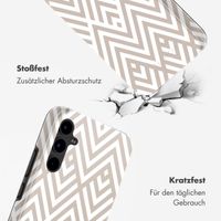 Selencia Vivid Tough Back Cover für das Samsung Galaxy A34 - Beige Zigzag