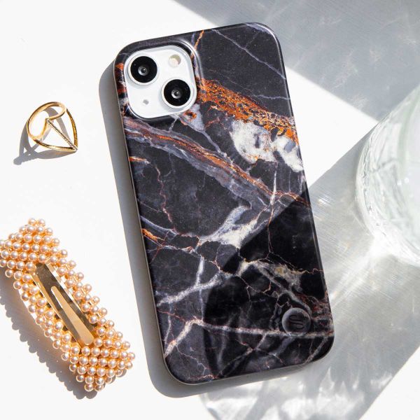 Selencia Aurora Fashion Back Case für das Apple iPhone 14 - ﻿Strapazierfähige Hülle - 100 % recycelt - Schwarzer Marmor