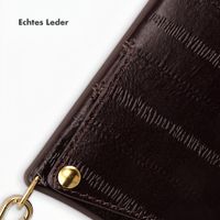 Selencia Nova Echtleder Backcover mit Kartenhalter Apple iPhone 15 - Dark Chocolate