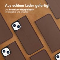 Accezz Premium Leather Slim Klapphülle Apple iPhone 13 - Braun
