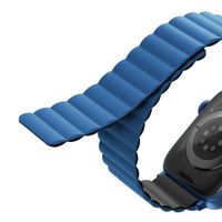 Uniq Revix doppelseitiges Armband für die Apple Watch Series 1 bis 9 / SE (38/40/41 mm) | Series 10 (42 mm) - Blau/Schwarz